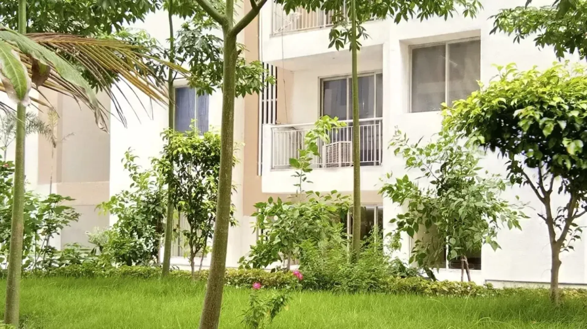 2BHK | Emami City